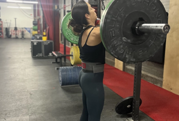 woman lift weight